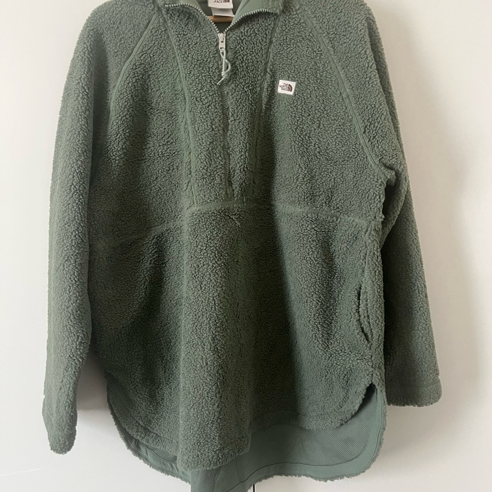 The North Face Sherpa Fleece Hoodie – Women’s XL